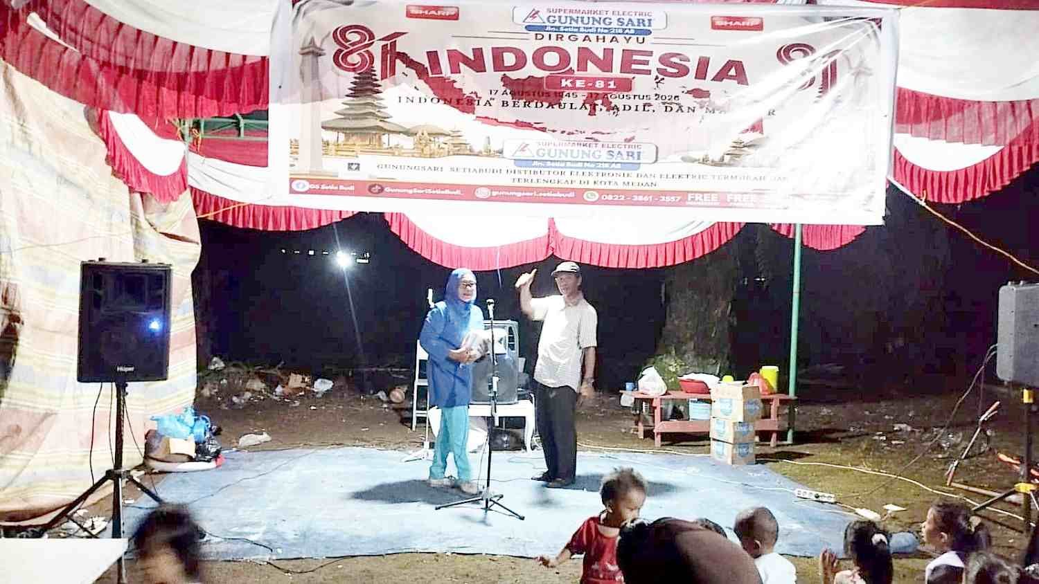 HUT RI ke-81, Akademisi UMA Salurkan Bantuan Beras dan Telur untuk Warga Deli Serdang