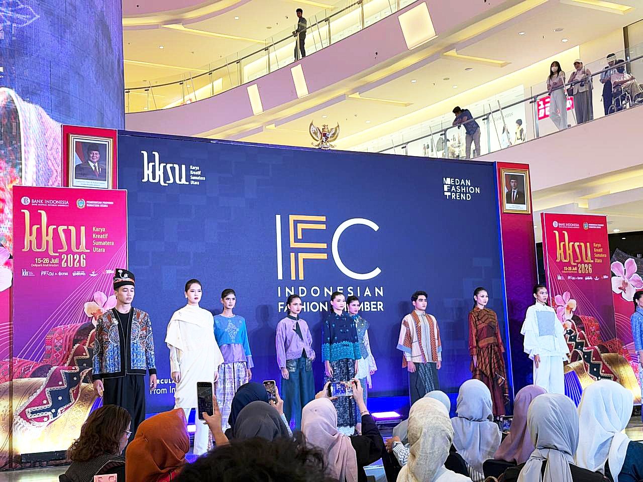 Desainer Binaan Pelindo Regional 1 Tampil Memukau di Medan Fashion Trend 2026, Dorong Fesyen Berkelanjutan