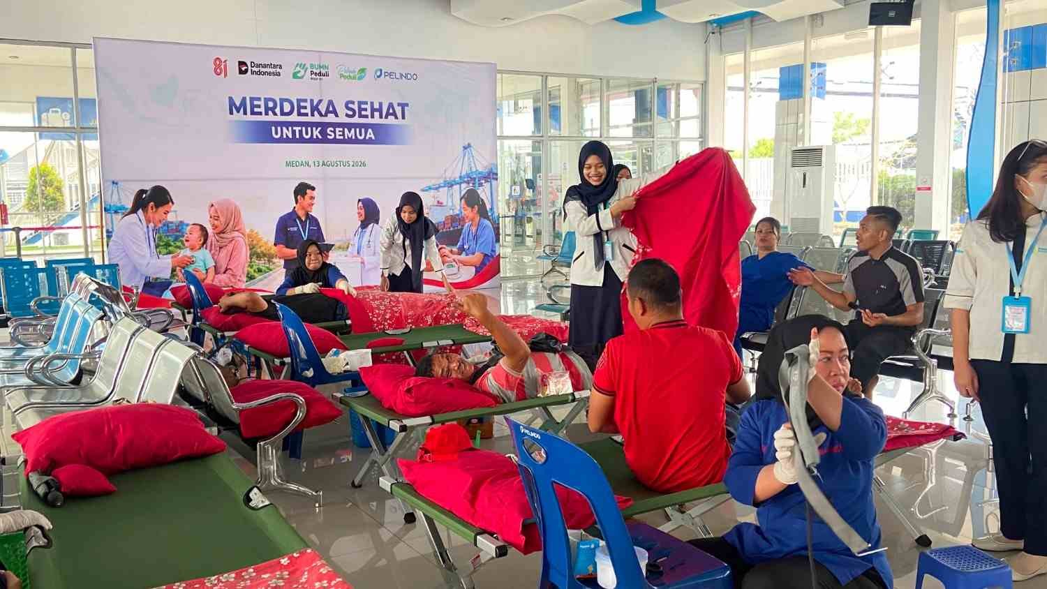 Pelindo Gelar Layanan Kesehatan Gratis bagi Warga Belawan Semarak HUT ke-81 RI